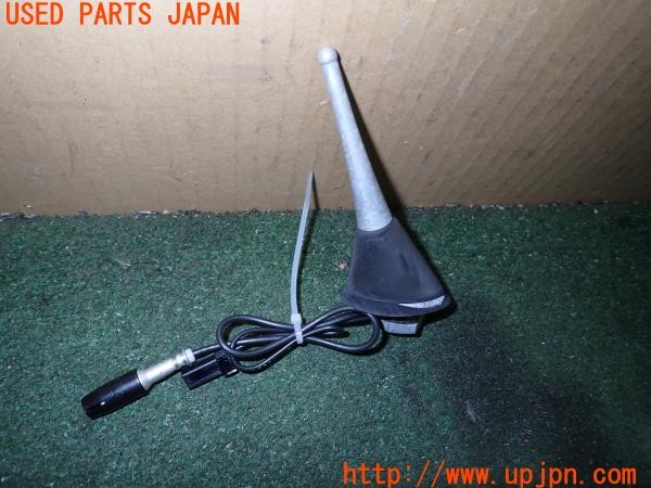 3UPJ=30070003]アルファロメオ 147 GTA(937AXL)純正? アンテナベース 社外 ショートアンテナ 中古_m1
