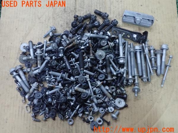 3UPJ=30100720]BMW ミニ(MINI)クーパーS クラブマン(LN20 F54)ネジ・ナット・ステー類 セット ジャンク_m0