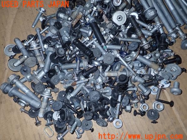 3UPJ=30100720]BMW ミニ(MINI)クーパーS クラブマン(LN20 F54)ネジ・ナット・ステー類 セット ジャンク_m2