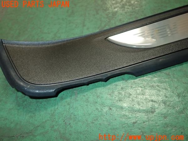 3UPJ=30120616]BMW 325i Mスポーツ(VB25 E90)前期 純正 10627110 スカッフプレート 中古_m2