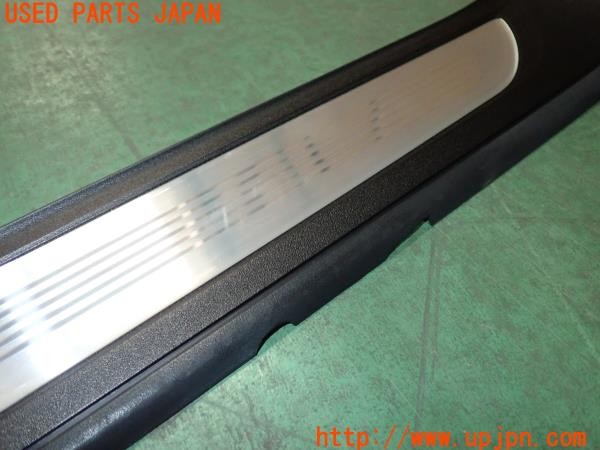 3UPJ=30120616]BMW 325i Mスポーツ(VB25 E90)前期 純正 10627110 スカッフプレート 中古_m4