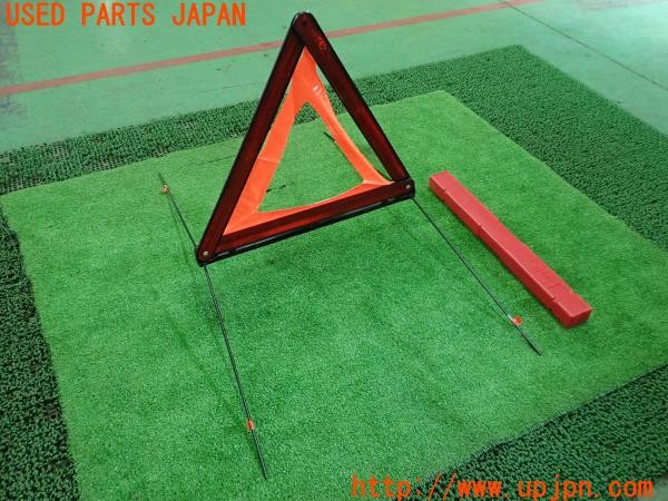 3UPJ=30130643]BMW 328i(3A20 F30)純正 三角表示板 6 770 487 停止版 ケース付 中古_m2