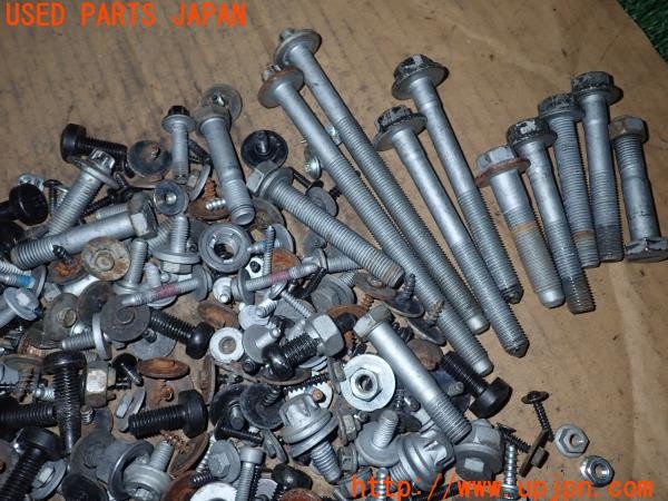 3UPJ=30130720]BMW 328i(3A20 F30)ネジ・ナット・ステー類 セット ジャンク_m1