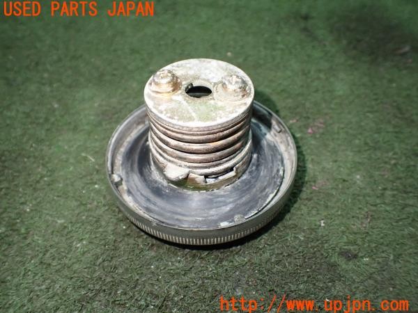 3UPJ=30240120]ジムニーシエラ(JB32W 2型)純正 燃料キャップ フューエルキャップ  中古_m3