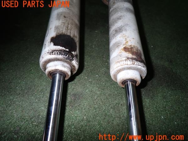 3UPJ=30240408]ジムニーシエラ(JB32W 2型)社外 フロントショックアブソーバー 中古_m4
