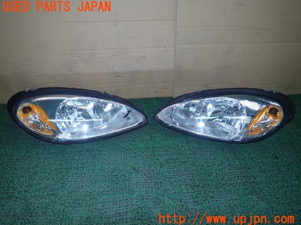 3UPJ=30290561]PTクルーザー(PT2K20)EAGLE EYES イーグルアイズ CS092-B001 RCS092-B001L ヘッドライト HIDバルブ付き 中古_m0