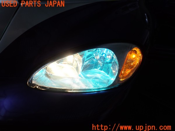 3UPJ=30290561]PTクルーザー(PT2K20)EAGLE EYES イーグルアイズ CS092-B001 RCS092-B001L ヘッドライト HIDバルブ付き 中古_m4