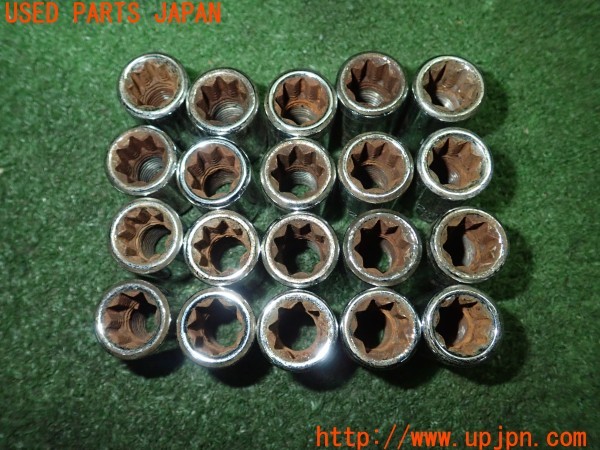 3UPJ=30290967]PTクルーザー(PT2K20)社外 ホイールナット M12×P1.5 中古_m3