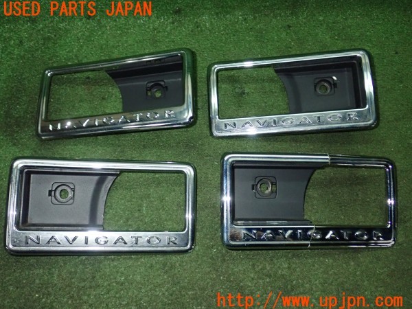 3UPJ=30350001]フォード リンカーン ナビゲーター(型式不明 U326)前期 純正 ドアハンドルパネル インナーハンドルパネル 中古_m0