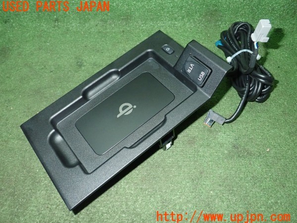 3UPJ=30360580]MIRAI(ミライ)(JPD10)純正 861C0-62010 ワイヤレスチャージャー ワイヤレス充電器 中古_m0