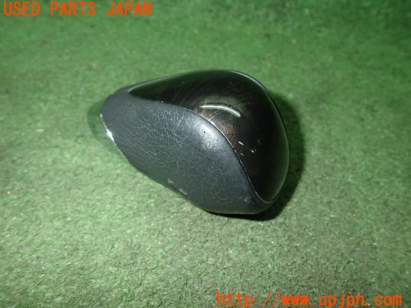 3UPJ=30450614]ハイエースバン 200系(TRH200V 5型)純正 シフトノブ 中古_m1