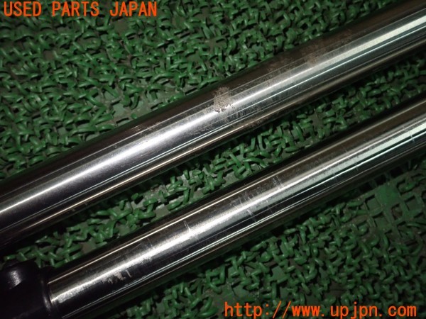 3UPJ=30450631]ハイエースバン 200系(TRH200V 5型)CARMATE カーメイト ロッドホルダー 中古_m3