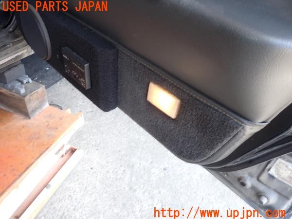 3UPJ=30490637]ギャラン VR-4(E39A)前期 純正 フロントドア内張り 中古_m4