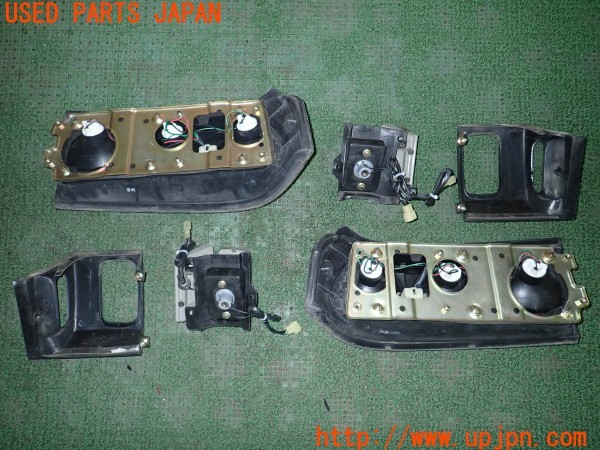 3UPJ=30610547]起亜(KIA) ビガート(VIGATO)(型式不明)純正 0K50A 51140 0K50A 51260 テールランプ フィニッシャー付き 中古_m1