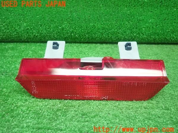 3UPJ=30820590]サクシード バン ハイブリッド(NHP160V)純正 ハイマウントストップランプ 中古_m0