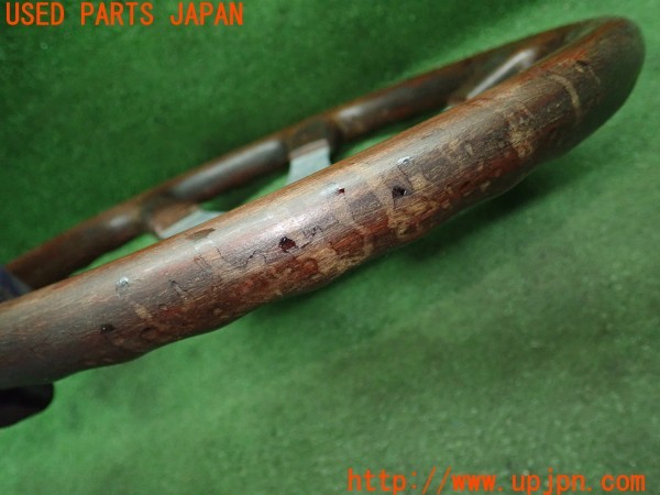 3UPJ=30850617]ハイラックスサーフ(YN130G)ROYAL PRONTO ロイヤル プロント ステアリング 350mm ホーンボタン付き 中古_m1