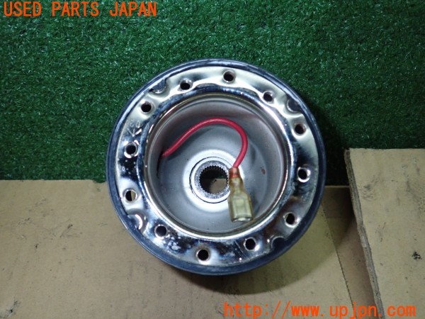 3UPJ=30850618]ハイラックスサーフ(YN130G)社外 ステアリングボス 中古_m1