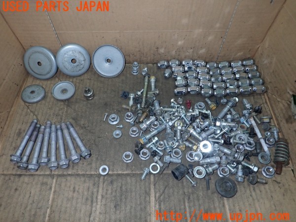 3UPJ=30850720]ハイラックスサーフ(YN130G)ネジ・ナット・ステー類 セット ジャンク_m0