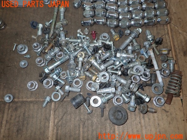 3UPJ=30850720]ハイラックスサーフ(YN130G)ネジ・ナット・ステー類 セット ジャンク_m4