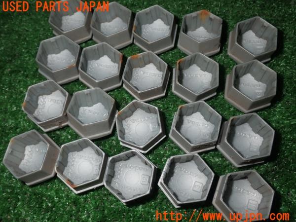 3UPJ=30870001]ボルボ V40(MB4154T)純正 31423631 ホイールボルトキャップ 1台分 中古_m1