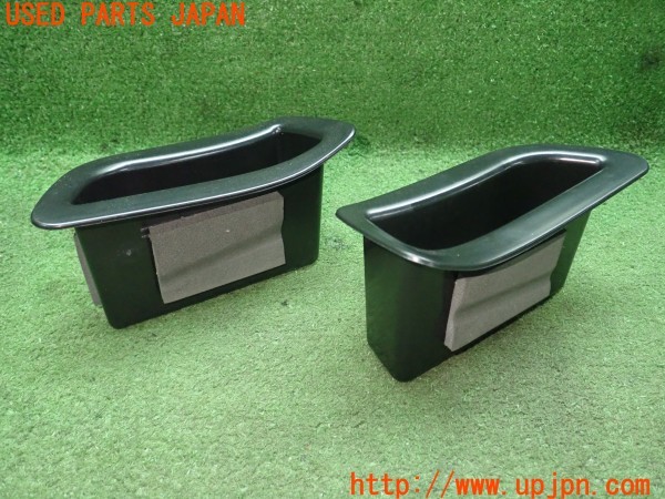 3UPJ=30890542]ボルボ V40(MD4204T)社外 ドアハンドルポケット ドアポケット 小物入れ 収納ボックス 中古_m0