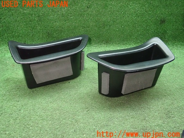 3UPJ=30890542]ボルボ V40(MD4204T)社外 ドアハンドルポケット ドアポケット 小物入れ 収納ボックス 中古_m1