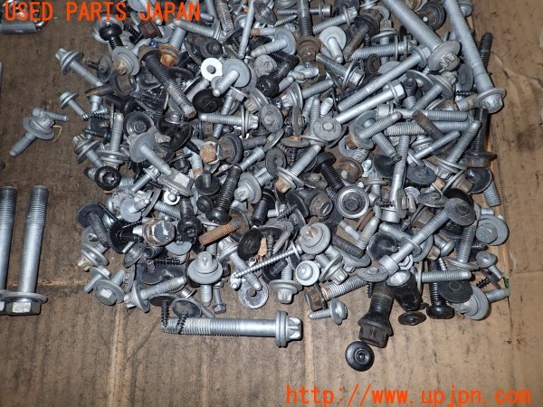 3UPJ=30950720]BMW i3(1Z06 I01)ネジ・ナット・ステー類 セット ジャンク_m4
