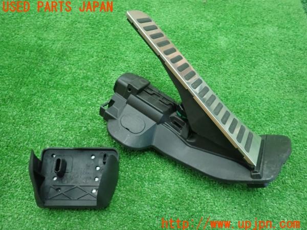 3UPJ=30980630]VW ザ･ビートル(16CBZ)前期 ペダルカバー アクセル ブレーキ 中古_m1