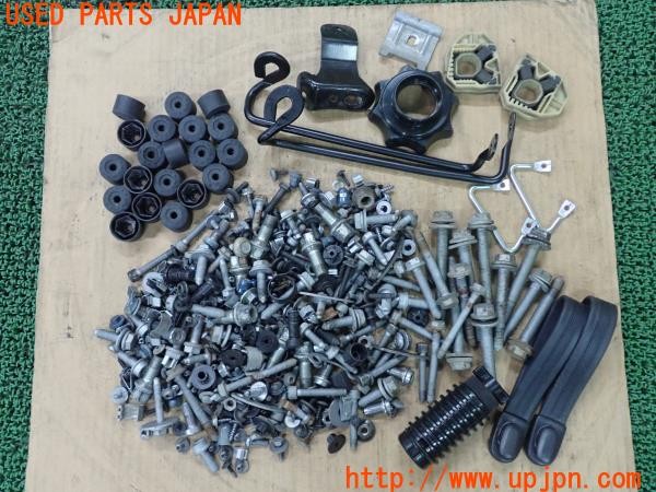 3UPJ=30980720]VW ザ･ビートル(16CBZ)前期 ネジ・ナット・ステー類 セット ジャンク_m0