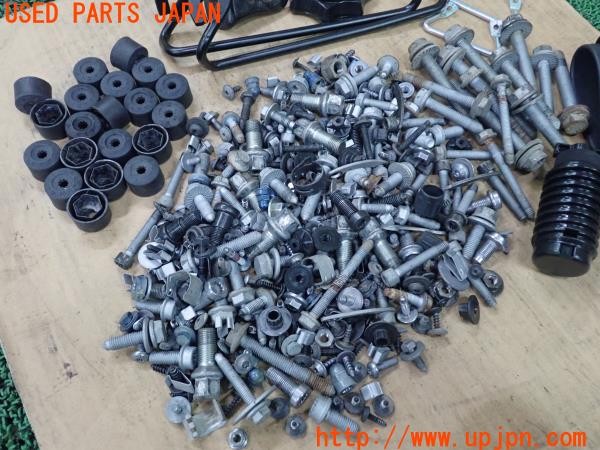 3UPJ=30980720]VW ザ･ビートル(16CBZ)前期 ネジ・ナット・ステー類 セット ジャンク_m1