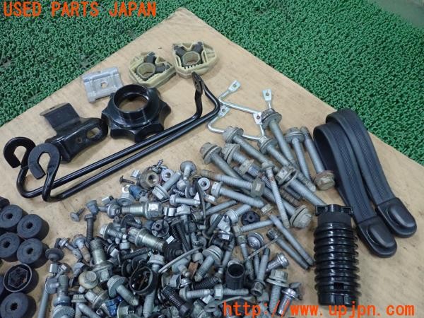 3UPJ=30980720]VW ザ･ビートル(16CBZ)前期 ネジ・ナット・ステー類 セット ジャンク_m2