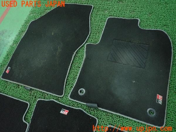 3UPJ=31030629]プリウスPHV S GRスポーツ(ZVW52)純正 フロアマット 5枚セット 中古_m1