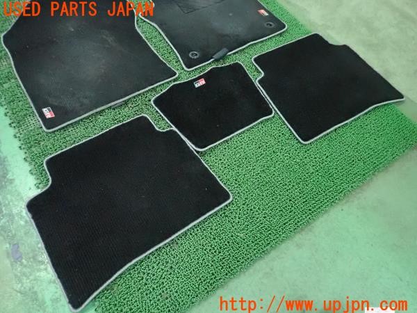 3UPJ=31030629]プリウスPHV S GRスポーツ(ZVW52)純正 フロアマット 5枚セット 中古_m2