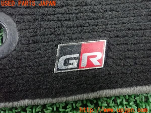 3UPJ=31030629]プリウスPHV S GRスポーツ(ZVW52)純正 フロアマット 5枚セット 中古_m4