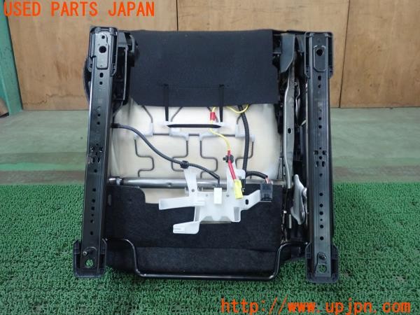 3UPJ=31030639]プリウスPHV S GRスポーツ(ZVW52)純正 運転席 シート 中古_m2