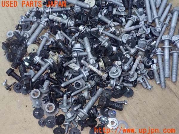 3UPJ=31090720]BMW X1(52EE20 U11系)ネジ・ナット・ステー類 セット ジャンク_m2