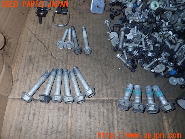 3UPJ=31130720]キャデラック ATS(A1SL)ネジ・ナット・ステー類 セット ジャンク_m2