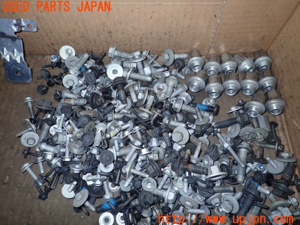 3UPJ=31130720]キャデラック ATS(A1SL)ネジ・ナット・ステー類 セット ジャンク_m3