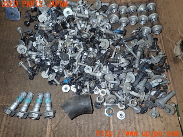 3UPJ=31130720]キャデラック ATS(A1SL)ネジ・ナット・ステー類 セット ジャンク_m4