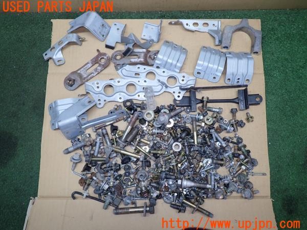 3UPJ=31140720]アルテッツァ RS200(SXE10)前期 ネジ・ナット・ステー類 セット ジャンク_m0