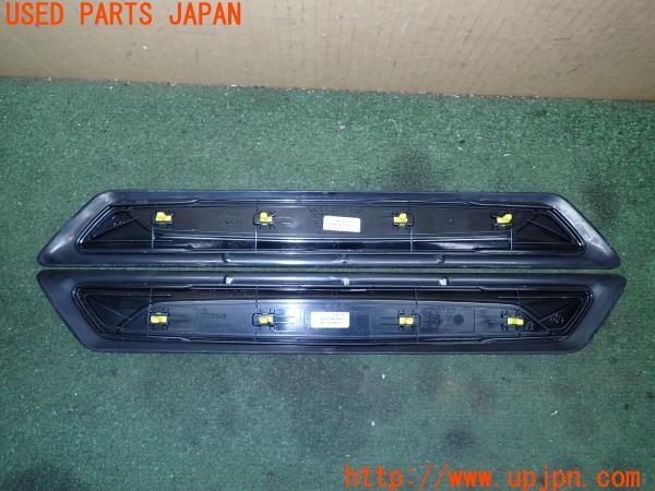 3UPJ=31160616]BMW X2 MスポーツX(YK20 F39)純正 8051037 スカッフプレート 中古_m1