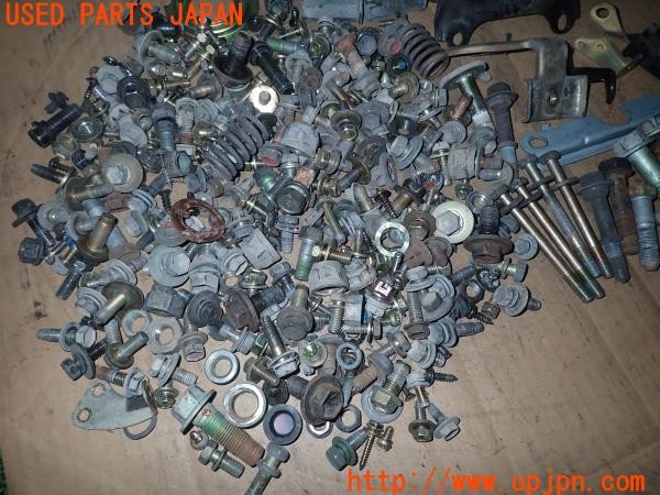 3UPJ=31230720]ハイエースワゴン リビングサルーンEX(KZH100G)ネジ・ナット・ステー類 セット ジャンク_m3