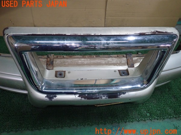3UPJ=31240048]いすゞ ビッグホーン(UBS73GW)中期 純正 フロントバンパー シールド付き 中古_m3