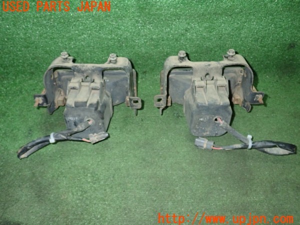 3UPJ=31240512]いすゞ ビッグホーン(UBS73GW)中期 純正 STANLEY スタンレー フォグランプ② 12V55W-H3 R HB02/L HB13 中古_m1