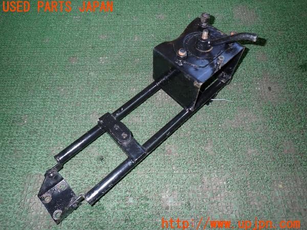 3UPJ=31250029]三菱ジープ(J58)純正? スペアタイヤキャリア ブラケット 中古_m0