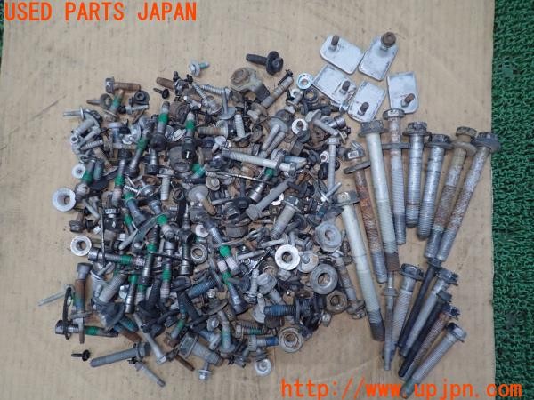 3UPJ=31300720]ジープ グランドチェロキー(WK36T)ネジ・ナット・ステー類 セット ジャンク_m0
