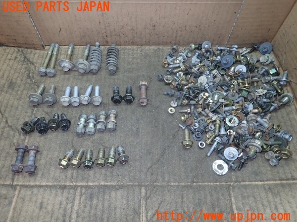3UPJ=31360720]アルテッツァ AS200(GXE10)前期 ネジ・ナット・ステー類 セット ジャンク_m0