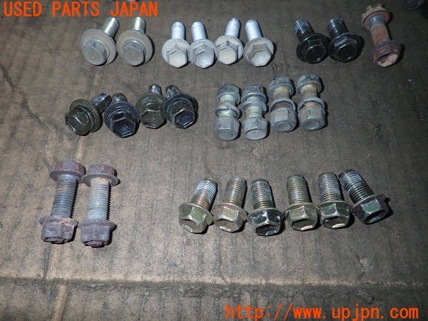 3UPJ=31360720]アルテッツァ AS200(GXE10)前期 ネジ・ナット・ステー類 セット ジャンク_m2
