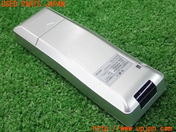 3UPJ=31510571]ポルシェ カイエン(92AM5502 958型)Clarion クラリオン RCB-202 ナビ用リモコン 中古_m1
