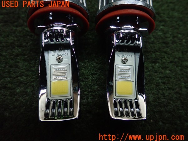 3UPJ=31550505]ヴォクシー(ZRR80W)KOITO LEDバルブ フォグランプ 12V 7W 中古_m2